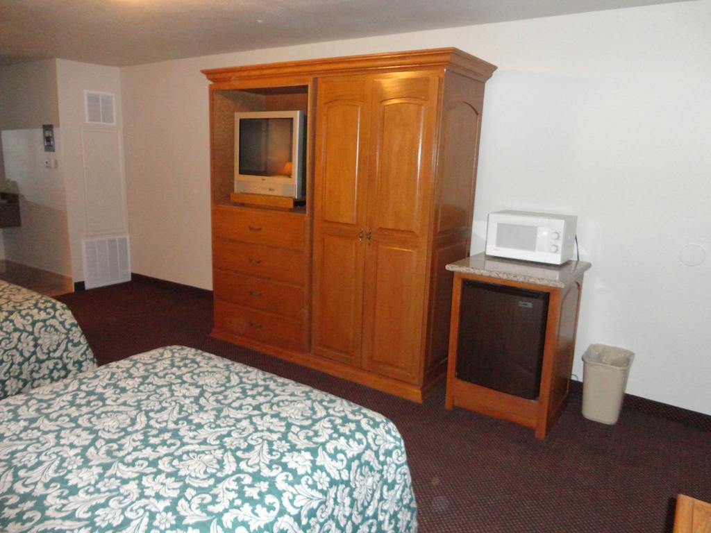 Garden Inn And Suites Silsbee Bilik gambar